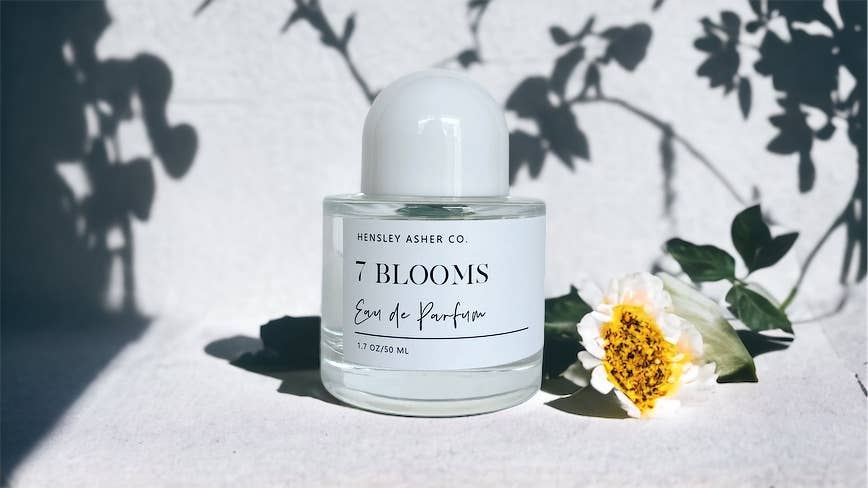 Hensley Asher 7 Blooms Bottle Flower