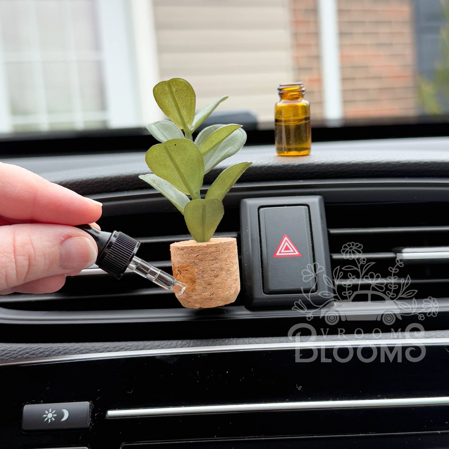 Strawberry Barrel: Fiddle Plant Vent Clip Car Air Freshener Diffuser (Reusable)